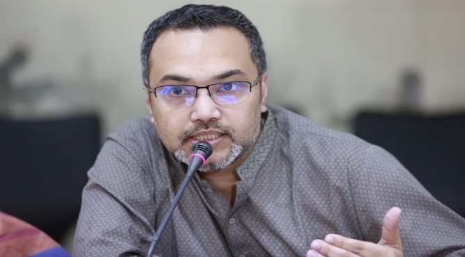 প্রধানমন্ত্রীর ২৮ দিনের ২৮ পদক্ষেপ, এক অভূতপূর্ব কর্মযজ্ঞ: উপদেষ্টা মাহদী আমিন